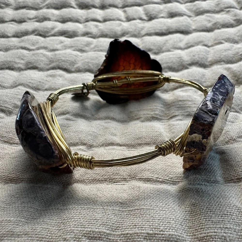 Bourbon and Boweties Gold Wire Wrapped Raw Agate Stone Bangle Bracelet Brown - Picture 3 of 9